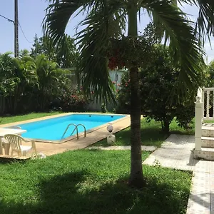 T2 Tropical En Bord De Piscine à 100m De La Mer Appartement