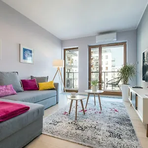 https://raya-mansion-warsaw.warsawhotelspoland.com